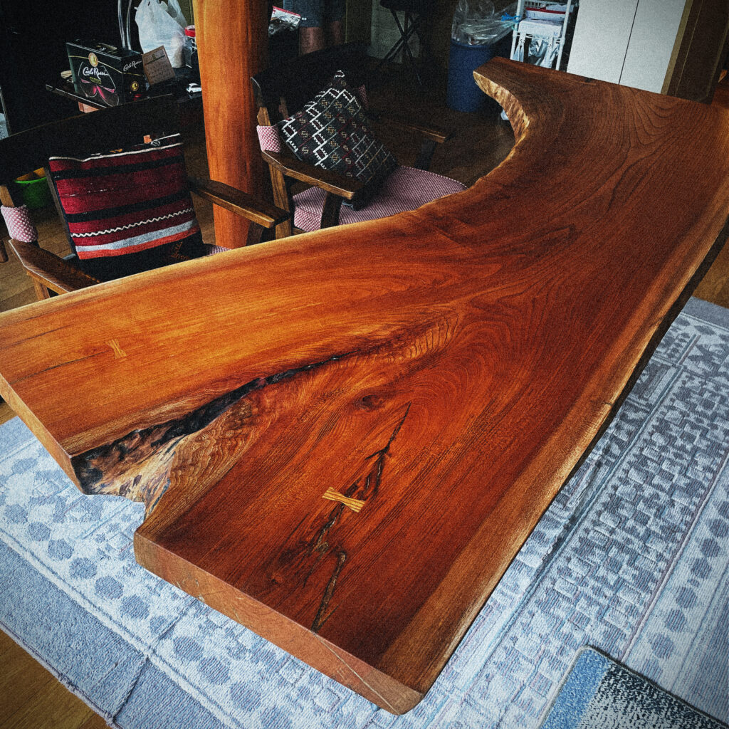 二股 欅(ケヤキ)一枚板の納品 | 一枚板・無垢板工房see-saw BLOG
