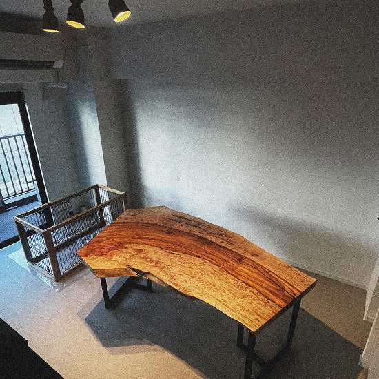 栃一枚板納品